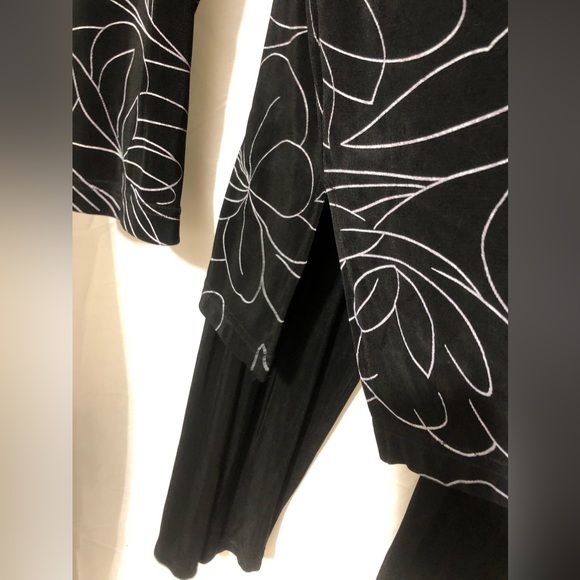 Women’s 2 piece outfit - Picture 4 of 8